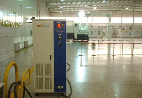 清華同方威視技術股份公司2005/4/13 65KVA變頻電源
